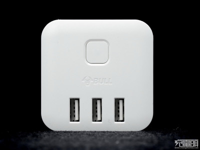 公牛USB魔方插座GN-U303UW拆解评测 小巧立方体，内藏大乾坤